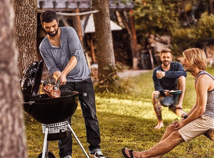 Угольный гриль Weber Master-Touch GBS E-5750 57 см, черный 14701004 фото